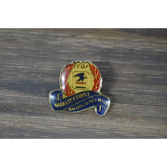 Accessories 1987 Post Office Pin Badge Mail Quality First Redlands Ca